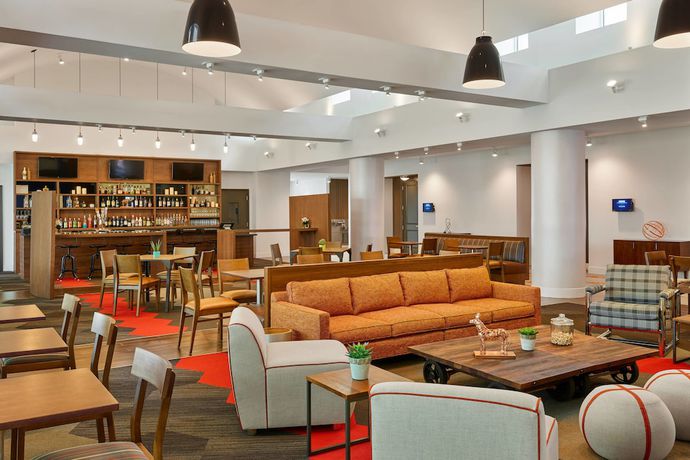 Imagen del bar/restaurante del Hotel Four Points By Sheraton Dallas Fort Worth Airport North. Foto 2