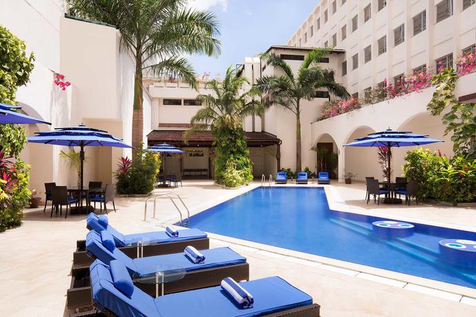 Imagen de la piscina del Hotel Four Points By Sheraton Dar Es Salaam New Africa. Foto 13