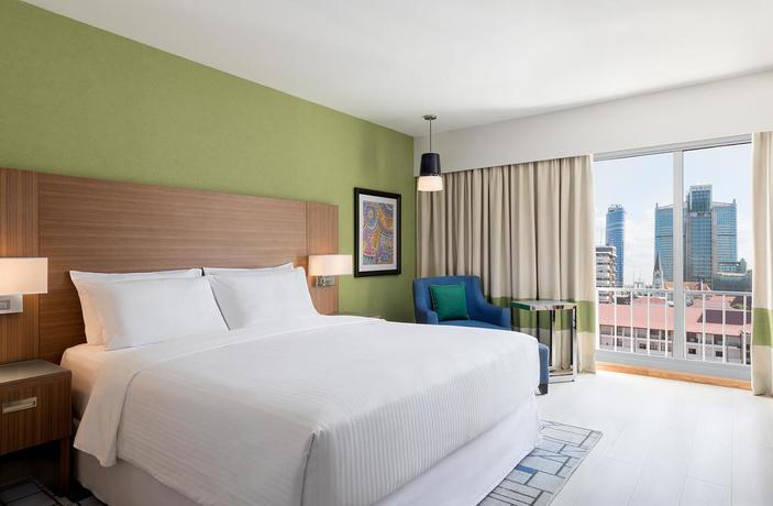 Imagen de la habitación del Hotel Four Points By Sheraton Dar Es Salaam New Africa. Foto 11