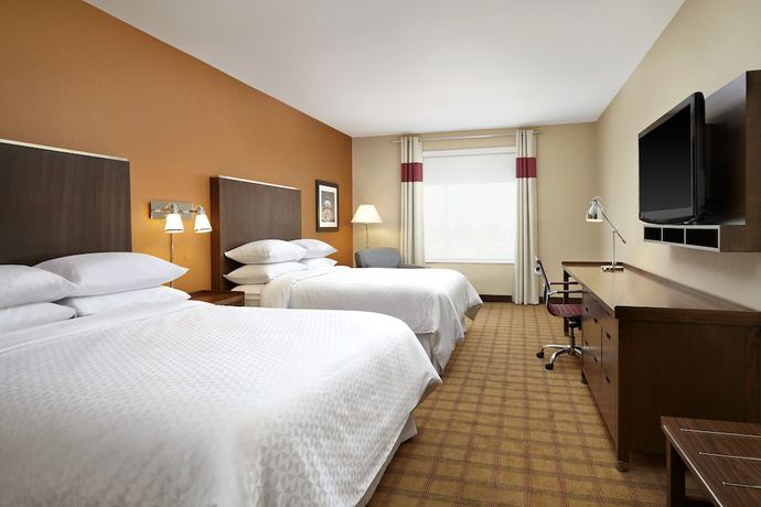 Imagen de la habitación del Hotel Four Points By Sheraton Edmonton International Airport. Foto 6