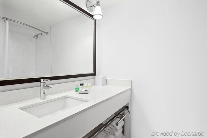 Imagen de la habitación del Hotel Four Points By Sheraton Edmonton South. Foto 8