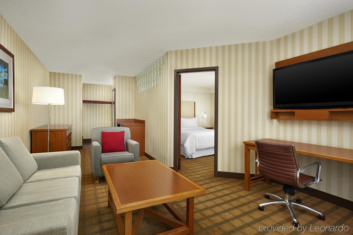 Imagen de la habitación del Hotel Four Points By Sheraton Edmonton South. Foto 9