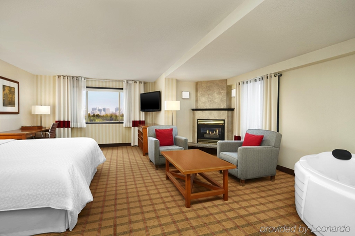 Imagen de la habitación del Hotel Four Points By Sheraton Edmonton South. Foto 10