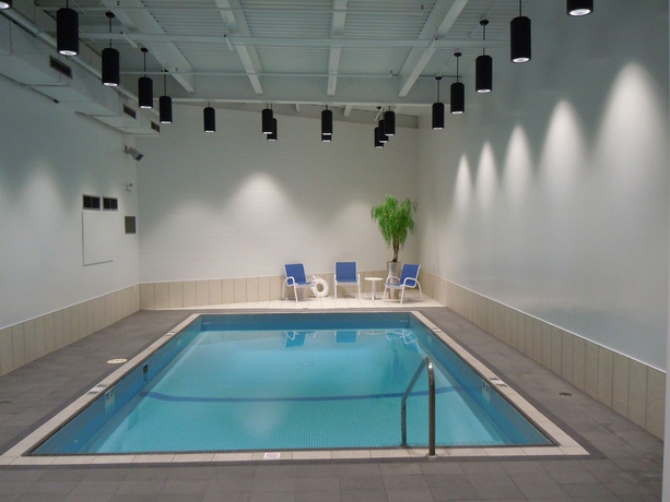 Imagen de la piscina del Hotel Four Points By Sheraton Edmunston and Conference Center. Foto 15