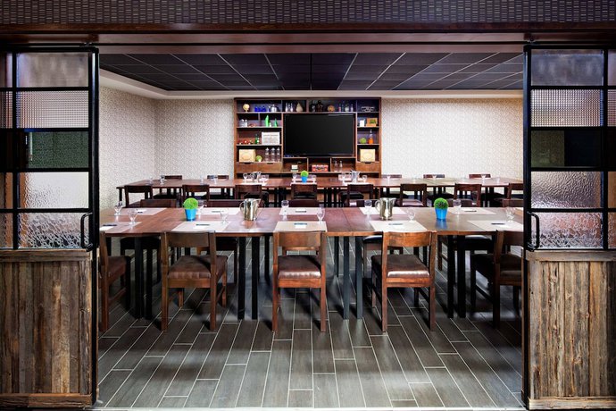 Imagen del bar/restaurante del Hotel Four Points By Sheraton Edmunston and Conference Center. Foto 2