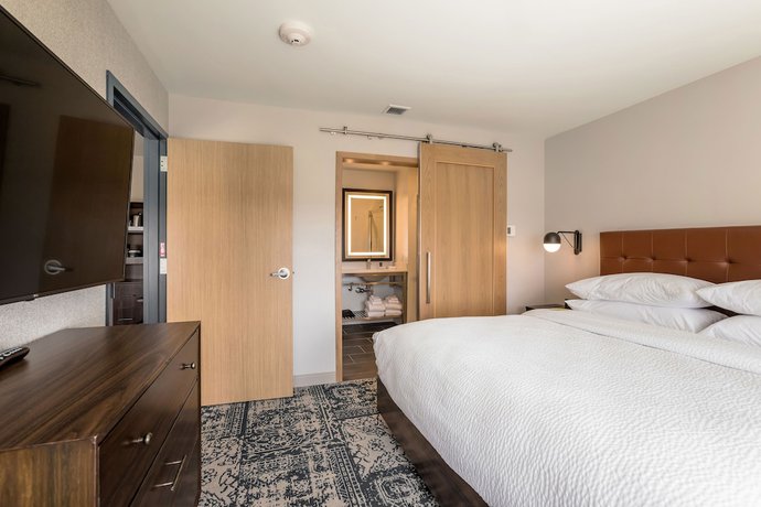 Imagen de la habitación del Hotel Four Points By Sheraton Elkhart. Foto 2