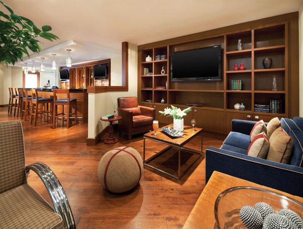 Imagen del bar/restaurante del Hotel Four Points By Sheraton Gatineau-ottawa. Foto 5