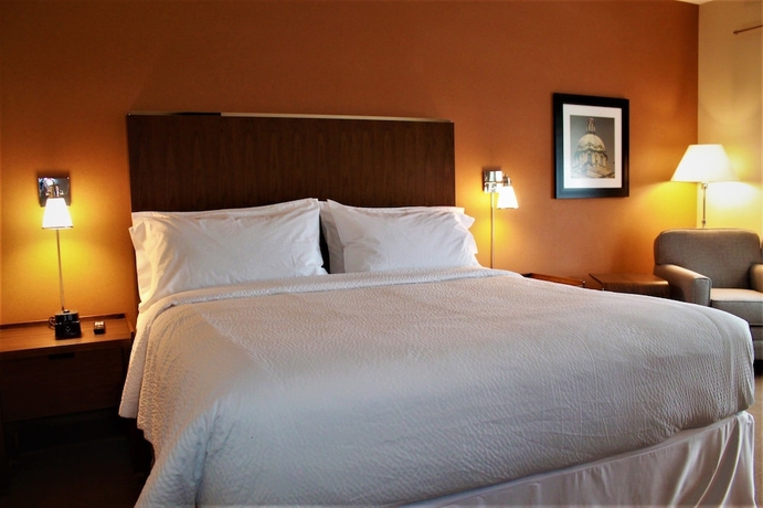 Imagen de la habitación del Hotel Four Points By Sheraton Grande Prairie. Foto 17