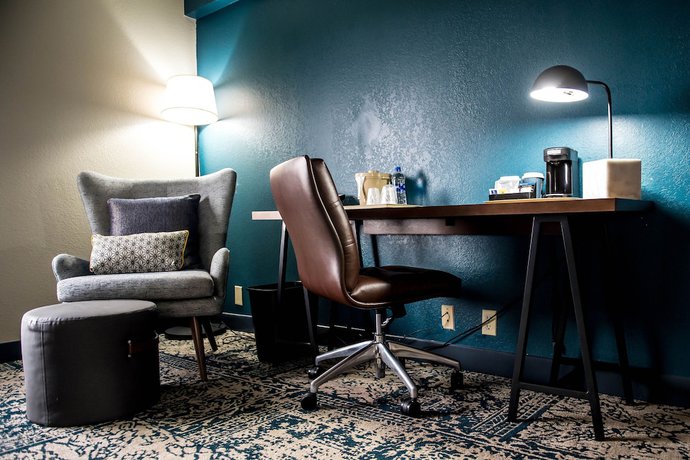 Imagen de la habitación del Hotel Four Points By Sheraton Greensboro Airport. Foto 8
