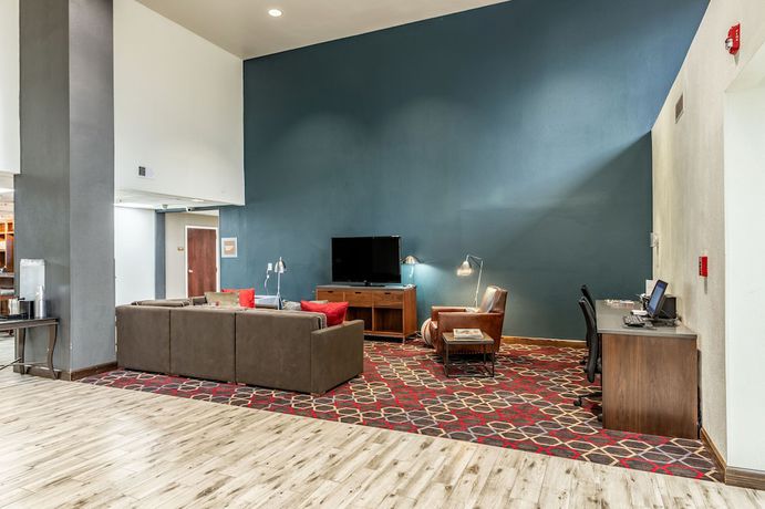 Imagen del bar/restaurante del Hotel Four Points By Sheraton Greensboro Airport. Foto 2