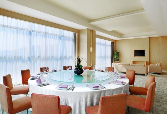 Imagen del bar/restaurante del Hotel Four Points By Sheraton Guangzhou, Dongpu. Foto 4