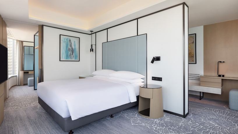 Imagen de la habitación del Hotel Four Points By Sheraton Hong Kong, Tung Chung. Foto 6