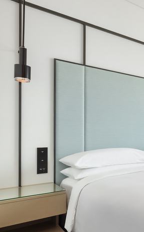 Imagen de la habitación del Hotel Four Points By Sheraton Hong Kong, Tung Chung. Foto 12