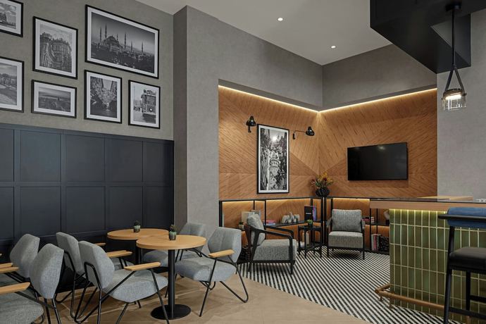 Imagen del bar/restaurante del Hotel Four Points By Sheraton Istanbul Pendik. Foto 5
