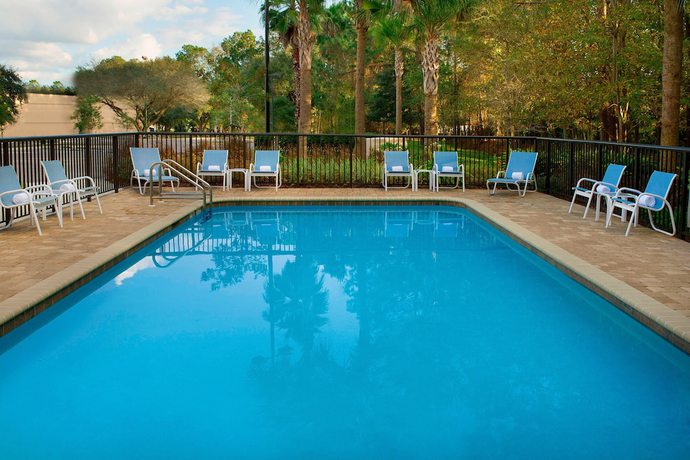Imagen de la piscina del Hotel Four Points By Sheraton Jacksonville Baymeadows. Foto 12
