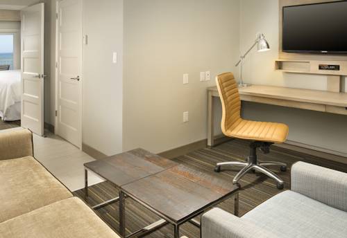 Imagen de la habitación del Hotel Four Points By Sheraton Jacksonville Beachfront. Foto 12