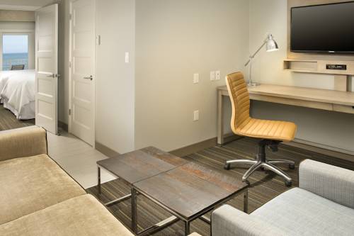 Imagen de la habitación del Hotel Four Points By Sheraton Jacksonville Beachfront. Foto 14