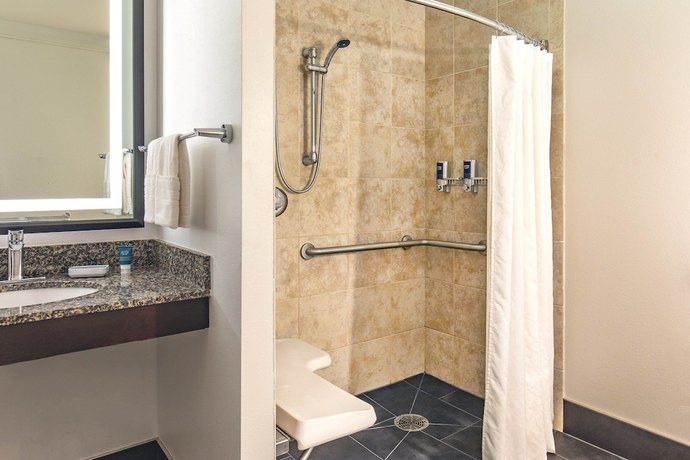 Imagen de la habitación del Hotel Four Points By Sheraton Kalamazoo. Foto 10