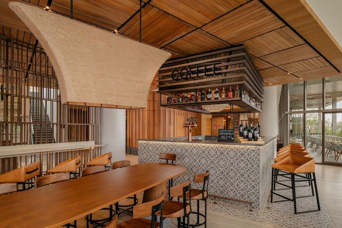 Imagen del bar/restaurante del Hotel Four Points By Sheraton Kampala. Foto 12