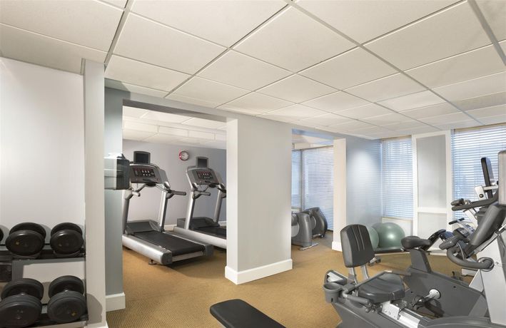 Imagen de los interiores del Hotel Four Points By Sheraton Kansas City Airport. Foto 7