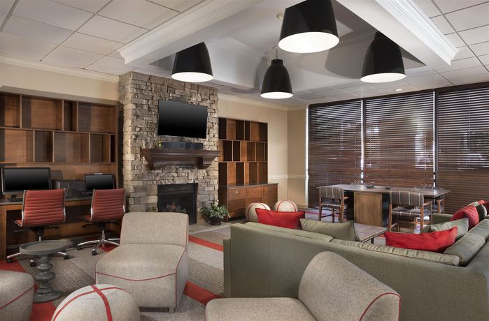 Imagen de los interiores del Hotel Four Points By Sheraton Kansas City Airport. Foto 12
