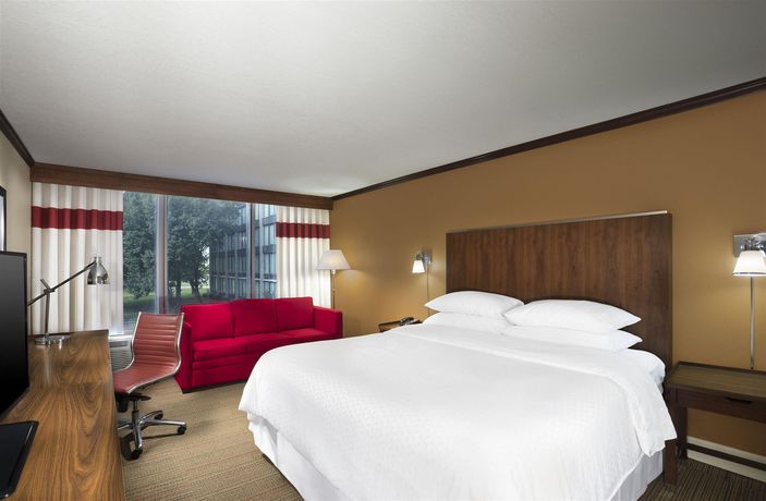 Imagen de la habitación del Hotel Four Points By Sheraton Kansas City Airport. Foto 6