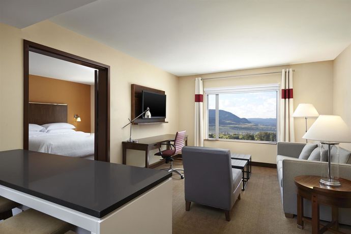 Imagen de la habitación del Hotel Four Points By Sheraton Kelowna Airport. Foto 5