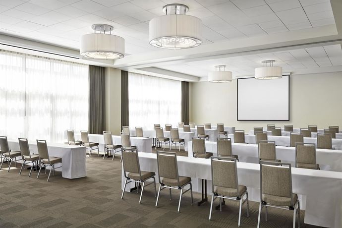 Imagen de los interiores del Hotel Four Points By Sheraton Kelowna Airport. Foto 14