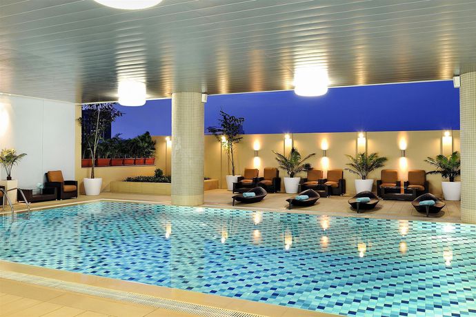 Imagen de la piscina del Hotel Four Points By Sheraton Lagos. Foto 22