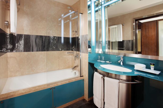 Imagen de la habitación del Hotel Four Points By Sheraton Le Verdun. Foto 5