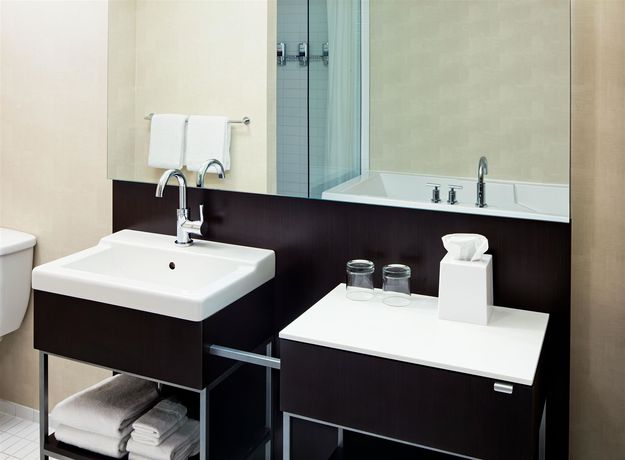 Imagen de la habitación del Hotel Four Points By Sheraton Levis Convention Centre. Foto 6