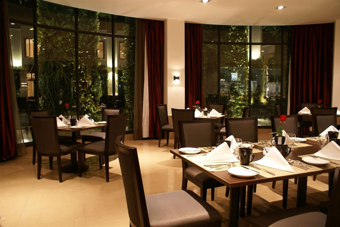 Imagen de los interiores del Hotel Four Points By Sheraton Lhasa. Foto 15
