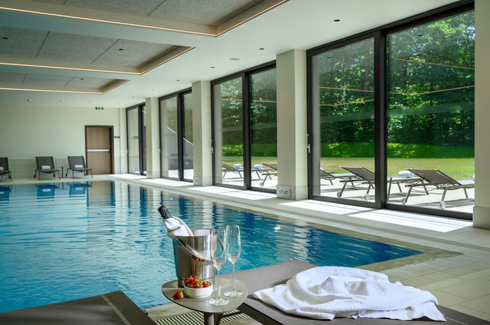 Imagen de la piscina del Hotel Four Points By Sheraton Ljubljana Mons. Foto 12