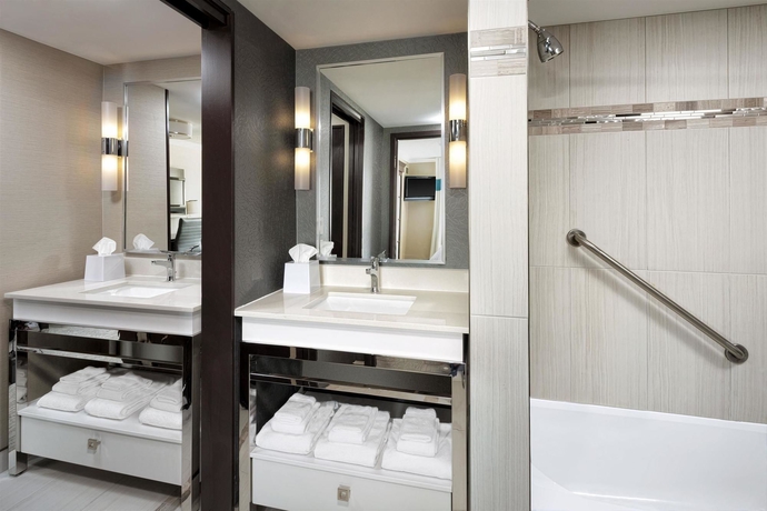 Imagen de la habitación del Hotel Four Points By Sheraton London. Foto 6
