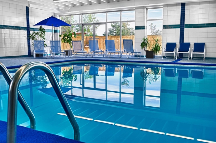 Imagen de la piscina del Hotel Four Points By Sheraton London. Foto 16