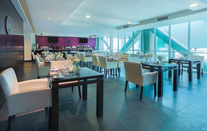 Imagen del bar/restaurante del Hotel Four Points By Sheraton Los Angeles. Foto 4