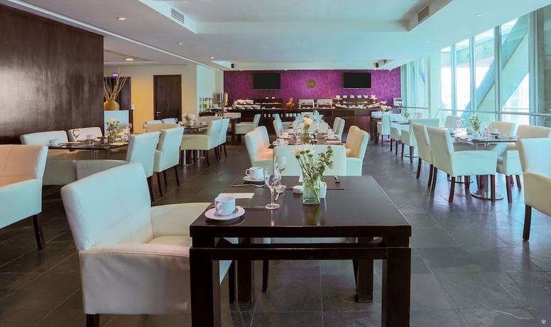 Imagen del bar/restaurante del Hotel Four Points By Sheraton Los Angeles. Foto 5