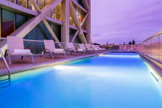 Imagen de la piscina del Hotel Four Points By Sheraton Los Angeles. Foto 11