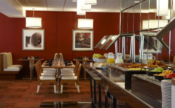 Imagen del bar/restaurante del Hotel Four Points By Sheraton Los Angeles International Airport. Foto 3