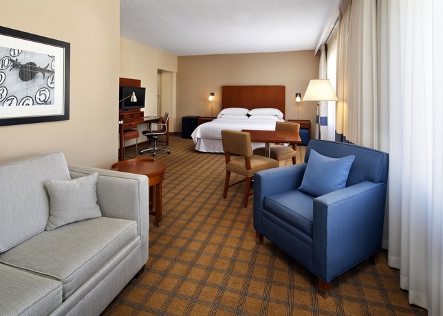 Imagen de la habitación del Hotel Four Points By Sheraton Los Angeles International Airport. Foto 10