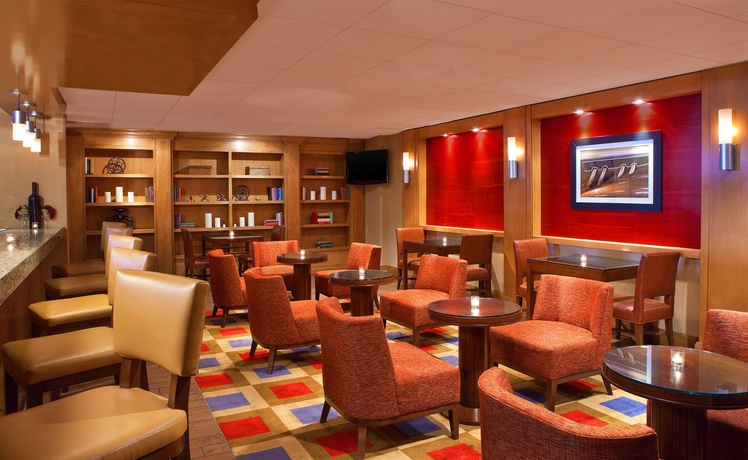 Imagen de los interiores del Hotel Four Points By Sheraton Los Angeles Westside. Foto 11