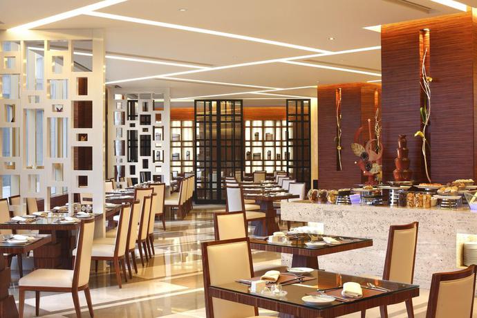 Imagen del bar/restaurante del Hotel Four Points By Sheraton Luohe. Foto 6