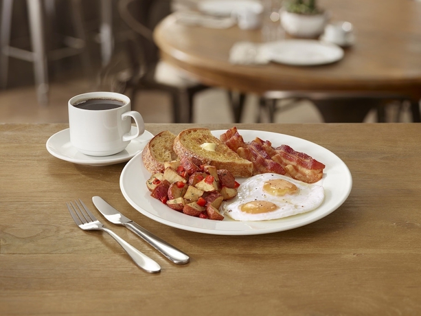 Imagen del bar/restaurante del Hotel Four Points By Sheraton Manhattan Midtown West. Foto 5