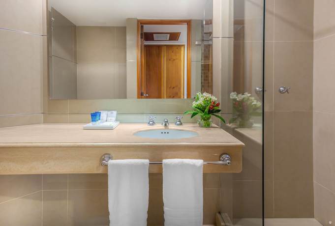 Imagen de la habitación del Hotel Four Points By Sheraton Medellin. Foto 10