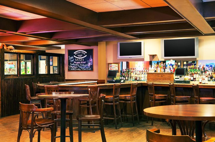 Imagen del bar/restaurante del Hotel Four Points By Sheraton Meriden. Foto 3