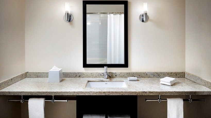 Imagen de la habitación del Hotel Four Points By Sheraton Mississauga Meadowvale. Foto 3