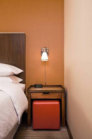 Imagen de la habitación del Hotel Four Points By Sheraton Moncton. Foto 8