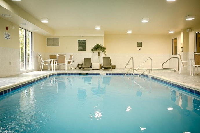Imagen de la piscina del Hotel Four Points By Sheraton Mt Prospect O'hare. Foto 13