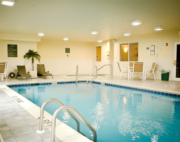 Imagen de la piscina del Hotel Four Points By Sheraton Mt Prospect O'hare. Foto 14