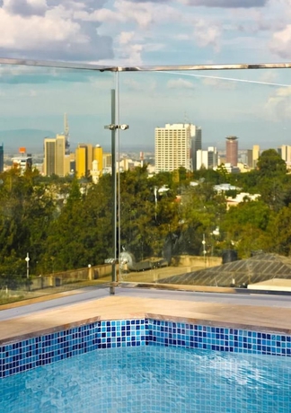 Imagen de la piscina del Hotel Four Points By Sheraton Nairobi Hurlingham. Foto 17